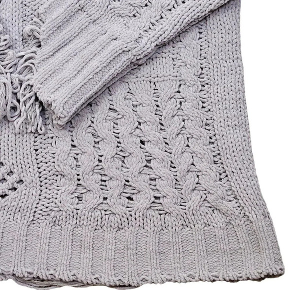 Elan Grey Cable‎ Chunky Knit Fringe Detail Front Sweater Size Medium - Picture 4 of 11
